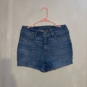 AE Strigid Super High-Waisted Relaxed Denim Short
